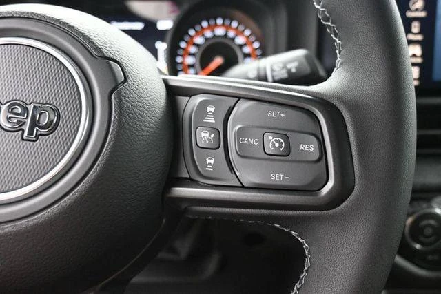 2026 Jeep JT Gladiator - Image 16 of 20