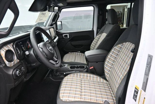 2026 Jeep JT Gladiator - Image 10 of 20