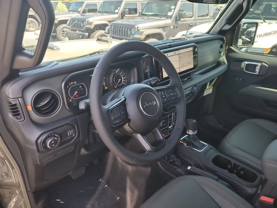 2026 Jeep JT Gladiator - Image 13 of 20