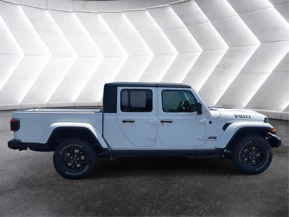 2026 Jeep JT Gladiator - Image 7 of 10