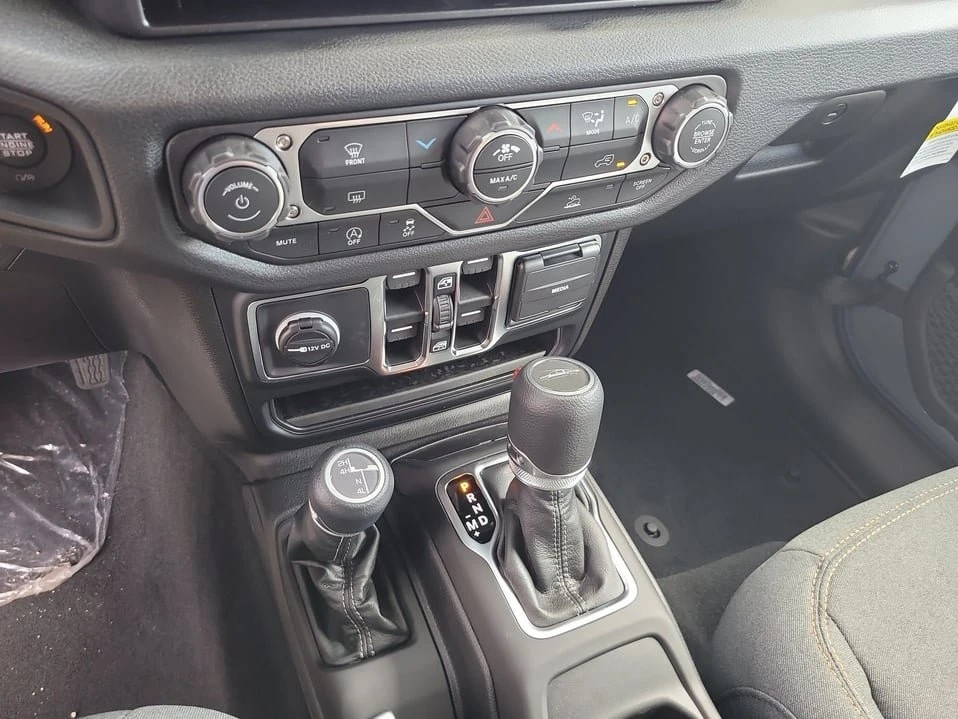 2026 Jeep JT Gladiator - Image 18 of 20
