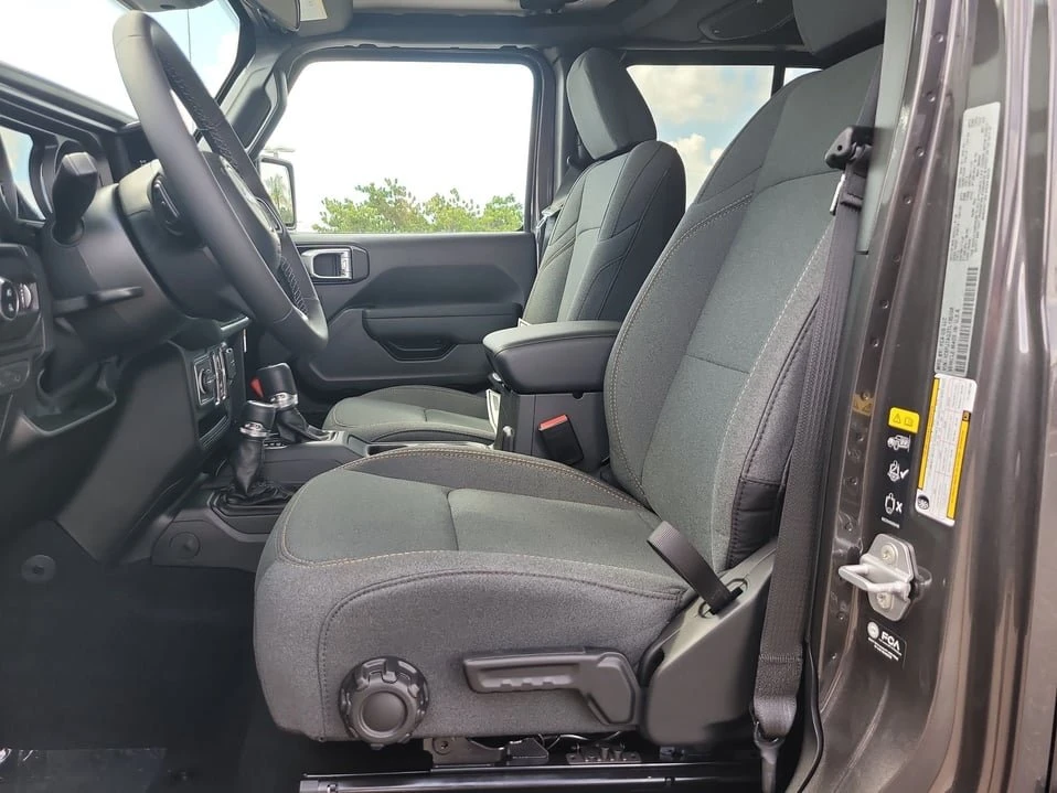 2026 Jeep JT Gladiator - Image 13 of 20