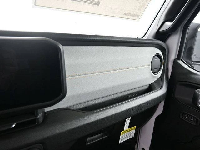 2026 Jeep JT Gladiator - Image 16 of 20
