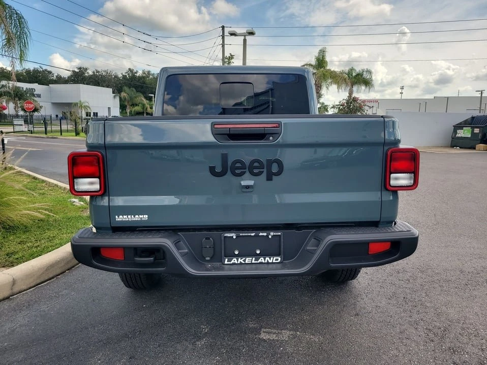 2026 Jeep JT Gladiator - Image 7 of 20