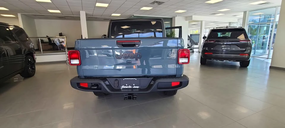 2026 Jeep JT Gladiator - Image 5 of 10