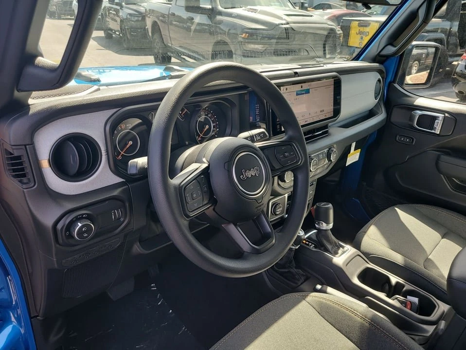 2026 Jeep JT Gladiator - Image 14 of 20