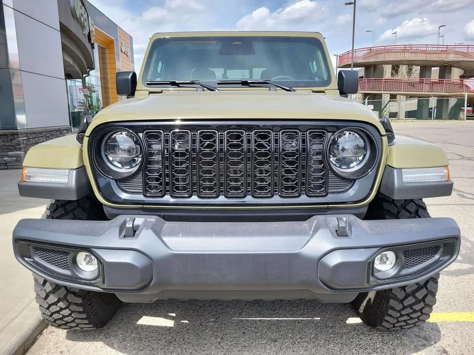 2026 Jeep JT Gladiator - Image 11 of 20