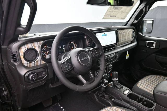 2026 Jeep JT Gladiator - Image 13 of 20