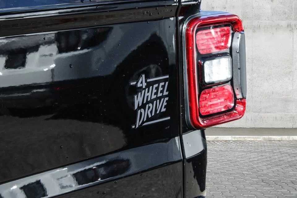 2026 Jeep JT Gladiator - Image 7 of 10