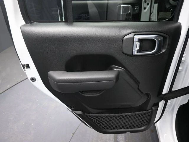2026 Jeep JT Gladiator - Image 11 of 20