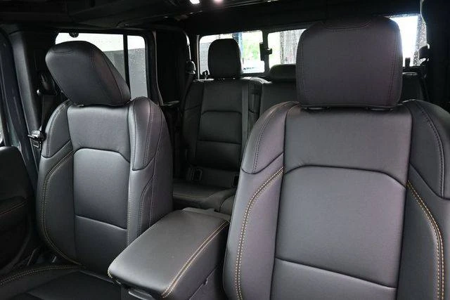 2026 Jeep JT Gladiator - Image 12 of 20