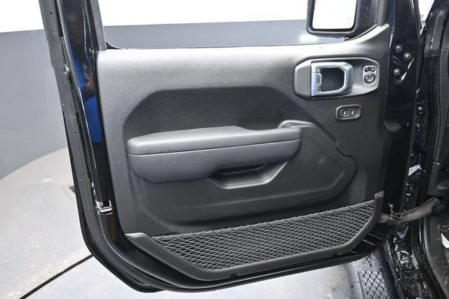 2026 Jeep JT Gladiator - Image 9 of 20