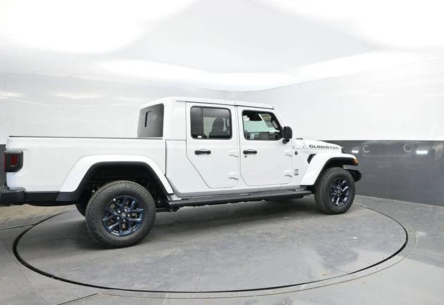 2026 Jeep JT Gladiator - Image 2 of 20
