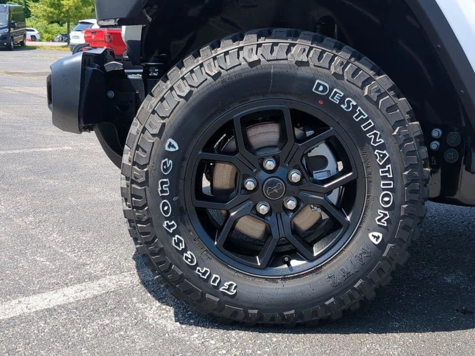 2026 Jeep JT Gladiator - Image 9 of 10