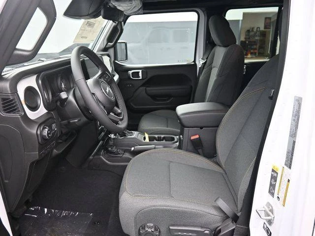 2026 Jeep JT Gladiator - Image 14 of 20