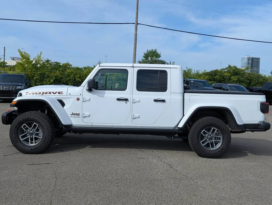 2026 Jeep JT Gladiator - Image 9 of 17