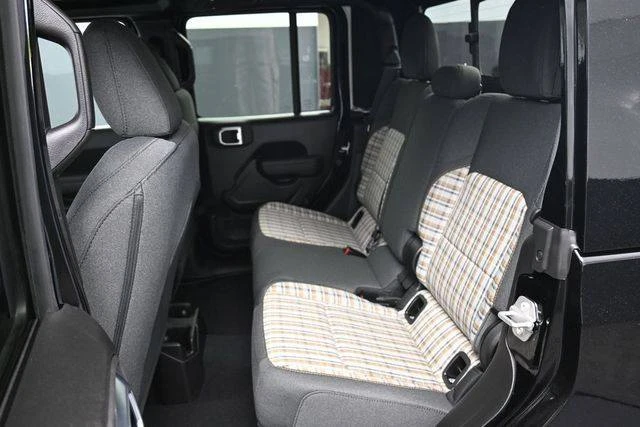 2026 Jeep JT Gladiator - Image 9 of 20
