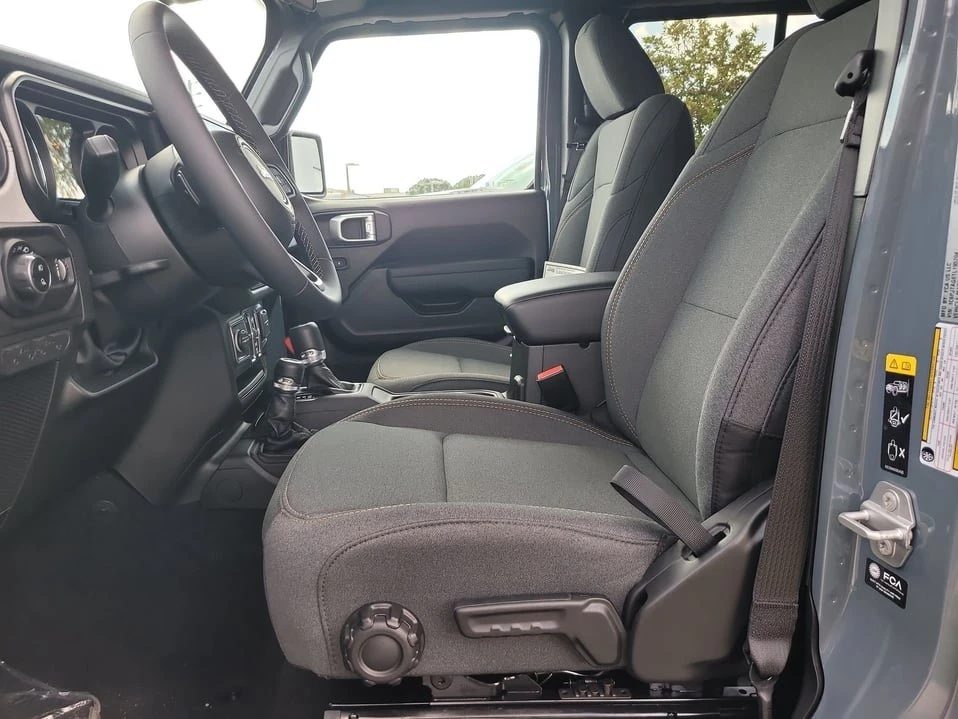 2026 Jeep JT Gladiator - Image 13 of 20