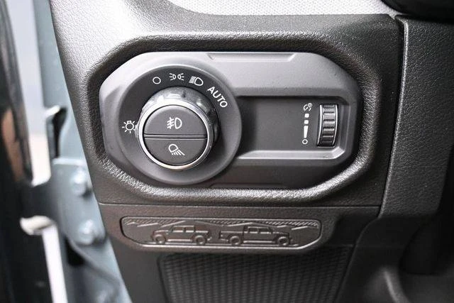 2026 Jeep JT Gladiator - Image 13 of 20