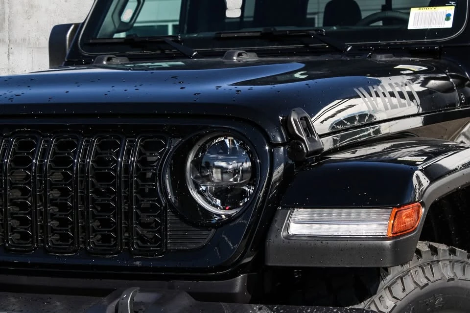 2026 Jeep JT Gladiator - Image 8 of 10