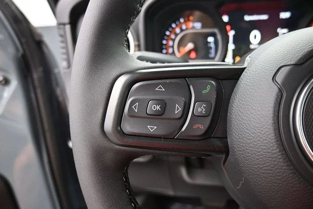2026 Jeep JT Gladiator - Image 15 of 20