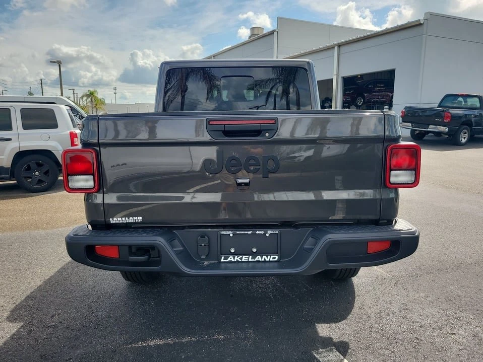 2026 Jeep JT Gladiator - Image 7 of 20