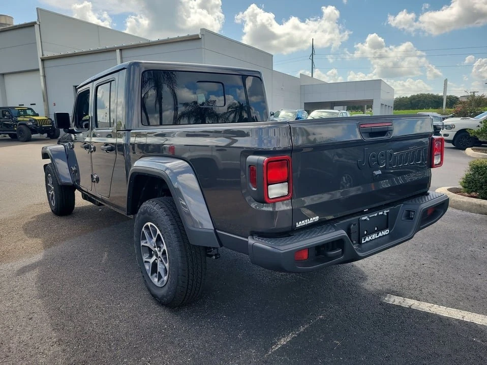 2026 Jeep JT Gladiator - Image 8 of 20