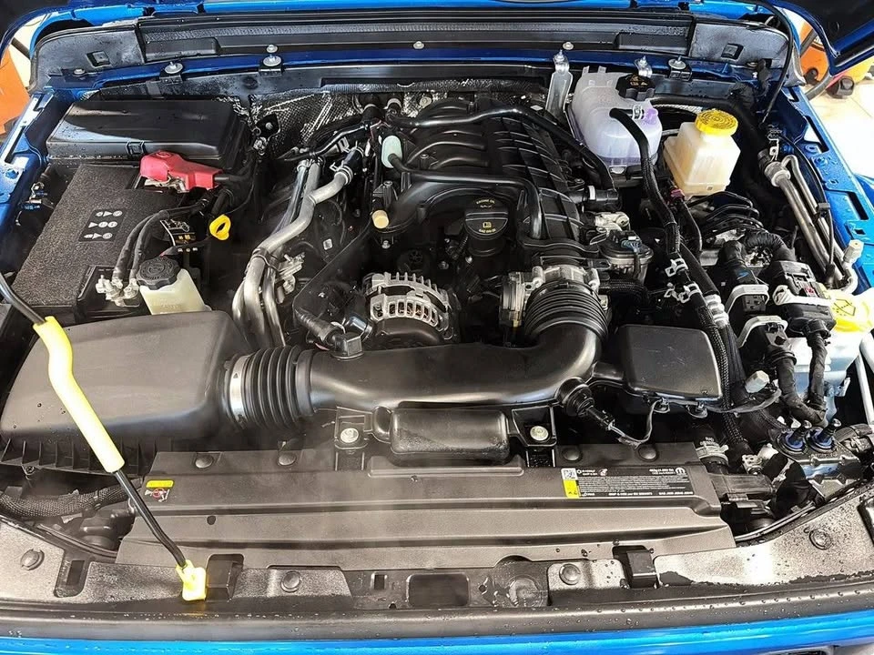 2026 Jeep JT Gladiator - Image 8 of 10