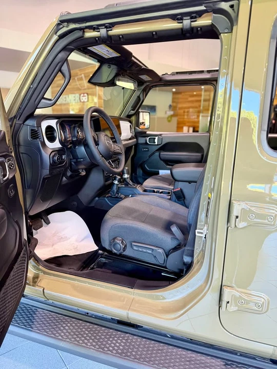 2026 Jeep JT Gladiator - Image 7 of 11