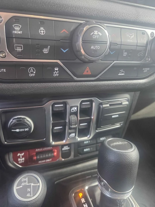 2026 Jeep JT Gladiator - Image 13 of 17