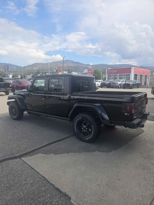 2026 Jeep JT Gladiator - Image 2 of 17