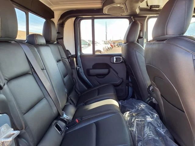 2026 Jeep JT Gladiator - Image 17 of 20