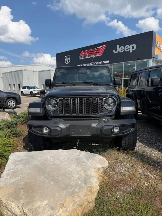 2026 Jeep JT Gladiator - Image 2 of 7