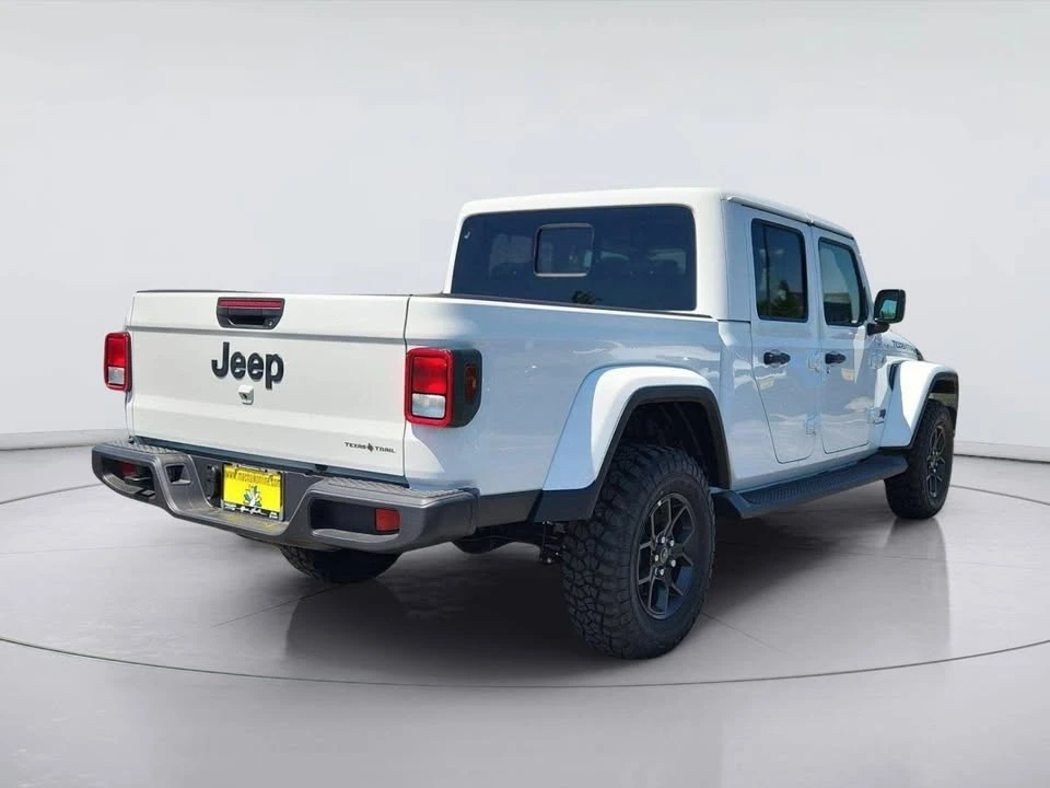 2026 Jeep JT Gladiator - Image 5 of 11
