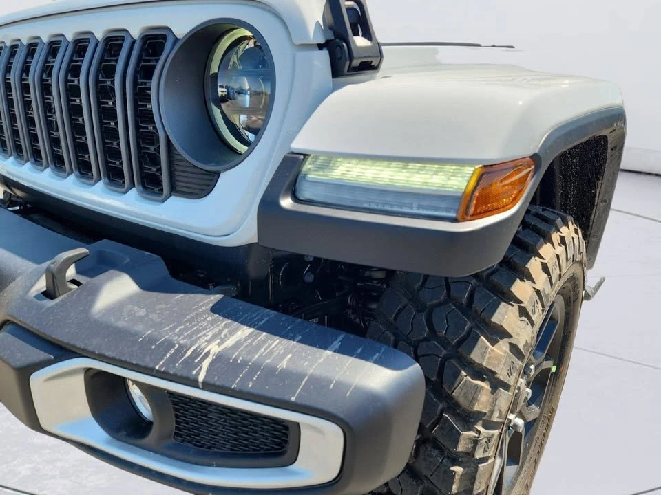 2026 Jeep JT Gladiator - Image 9 of 11