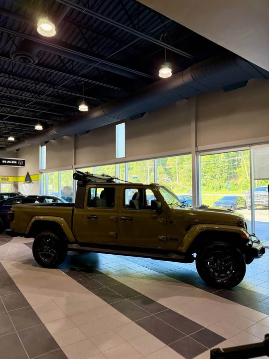 2026 Jeep JT Gladiator - Image 3 of 11