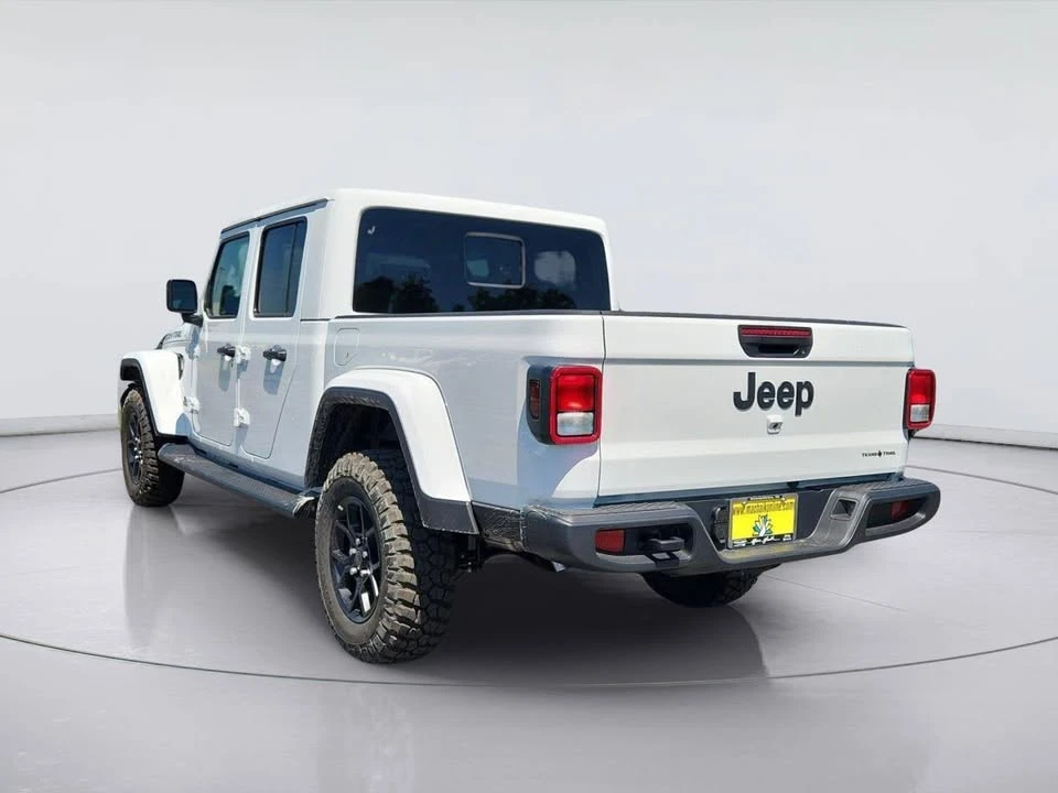 2026 Jeep JT Gladiator - Image 3 of 11