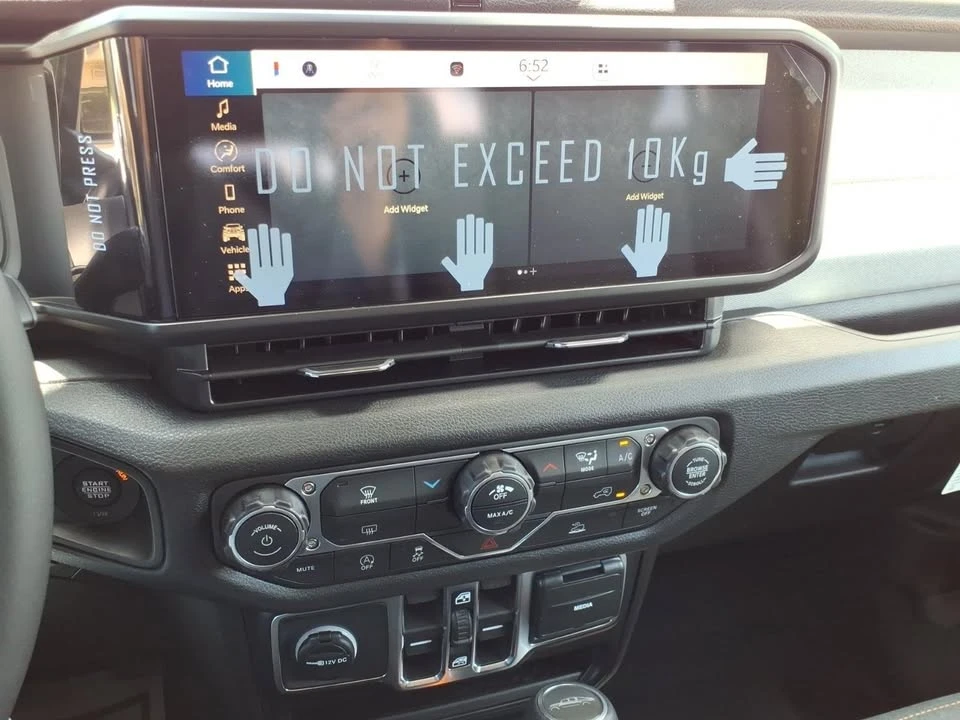 2026 Jeep JT Gladiator - Image 15 of 18