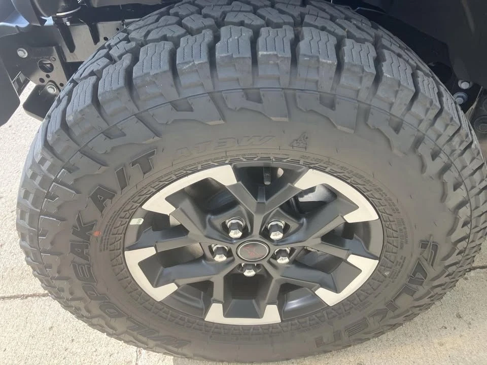 2026 Jeep JT Gladiator - Image 7 of 19