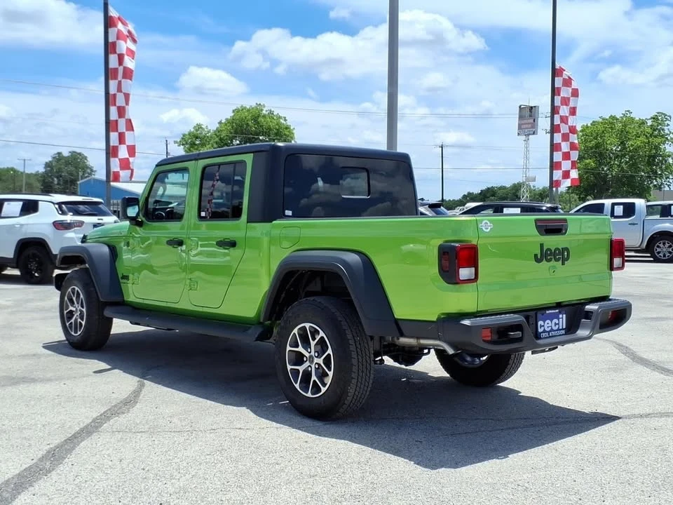 2026 Jeep JT Gladiator - Image 10 of 18
