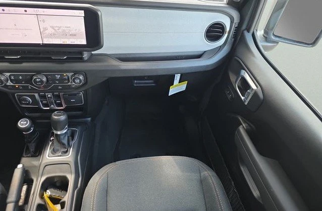2026 Jeep JT Gladiator - Image 15 of 20
