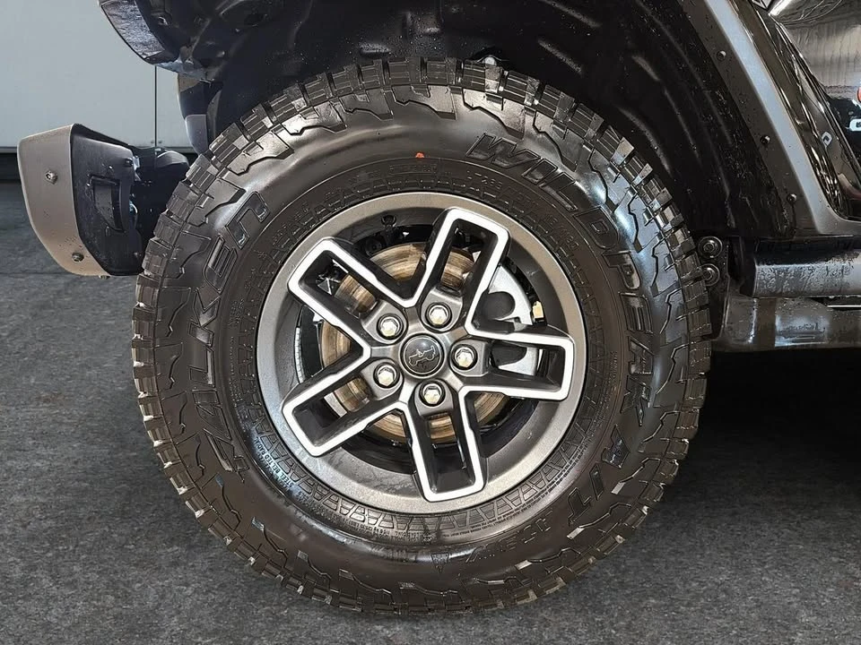 2026 Jeep JT Gladiator - Image 7 of 10