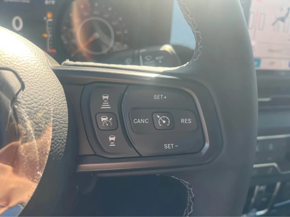 2026 Jeep JT Gladiator - Image 9 of 15