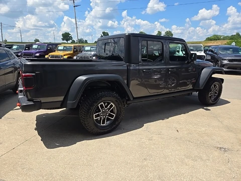 2026 Jeep JT Gladiator - Image 11 of 20
