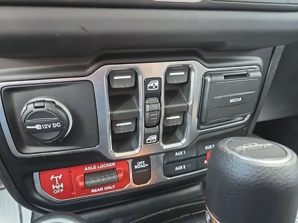 2026 Jeep JT Gladiator - Image 18 of 20