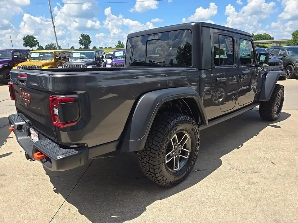 2026 Jeep JT Gladiator - Image 10 of 20