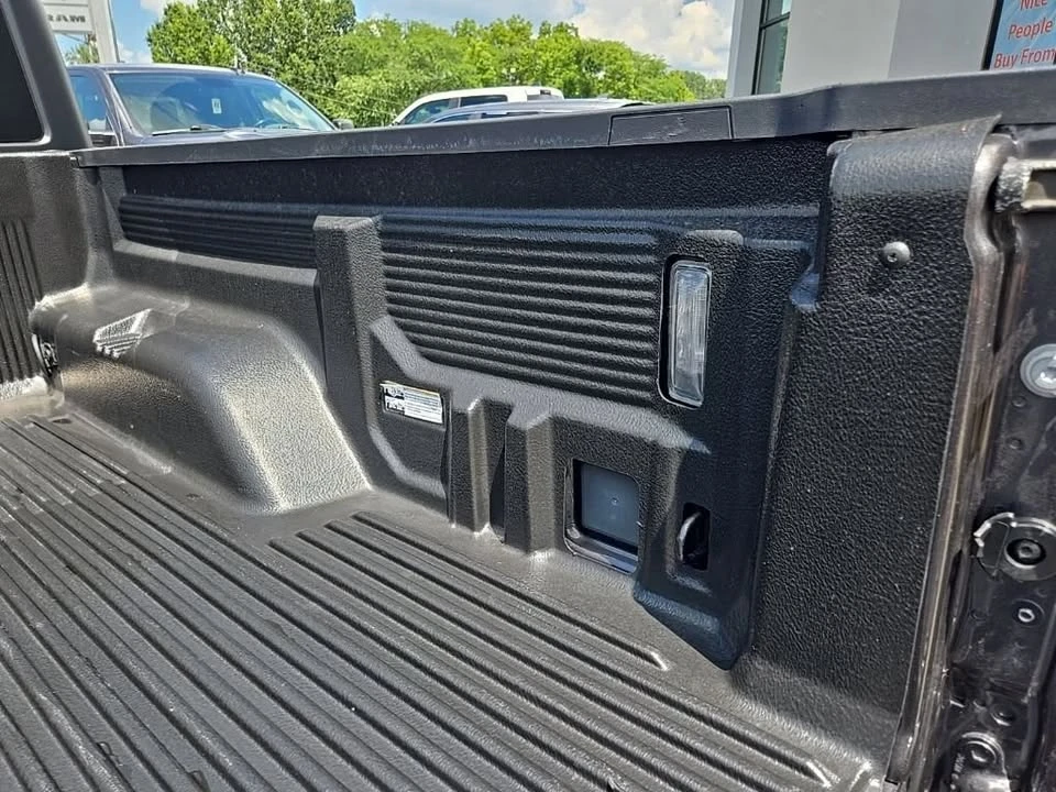 2026 Jeep JT Gladiator - Image 15 of 20