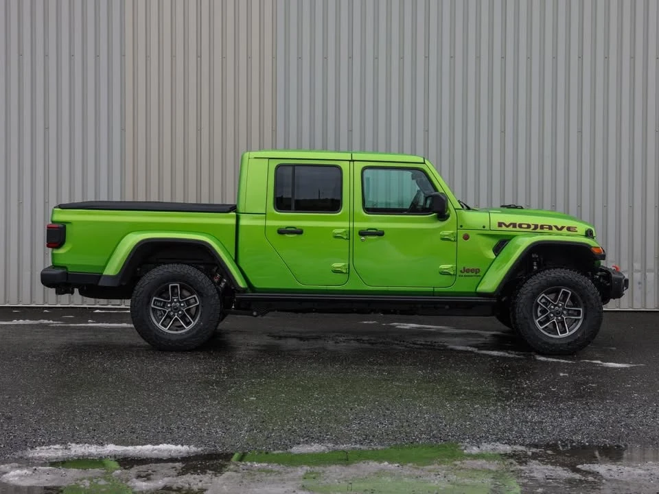 2026 Jeep JT Gladiator - Image 2 of 7