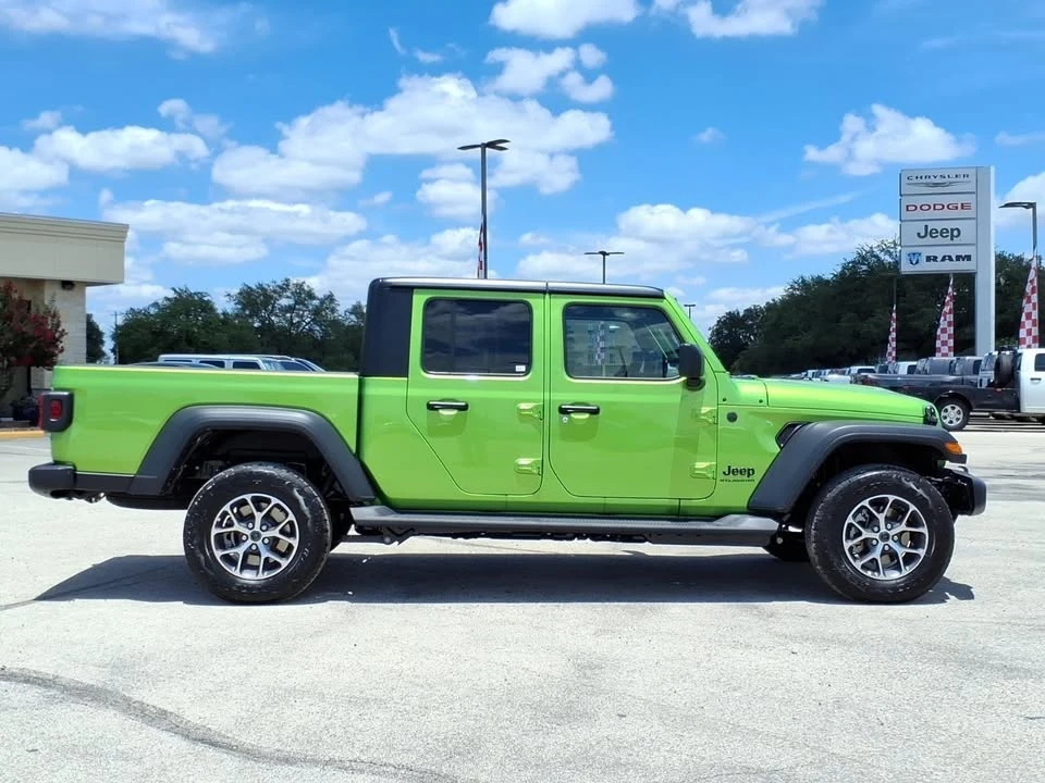 2026 Jeep JT Gladiator - Image 2 of 18