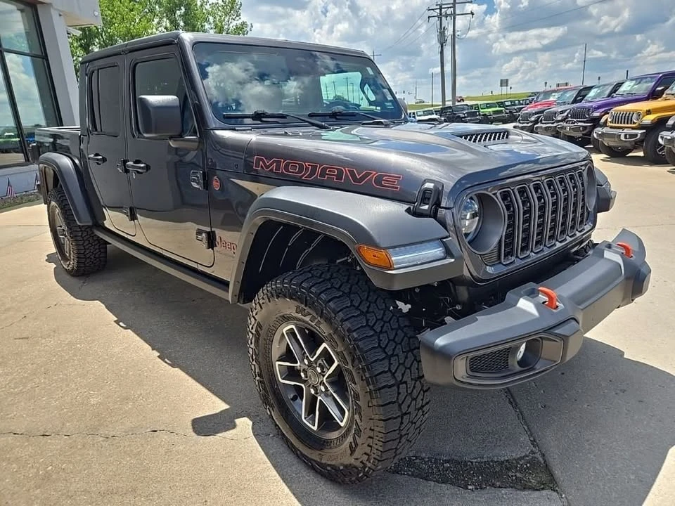 2026 Jeep JT Gladiator - Image 13 of 20